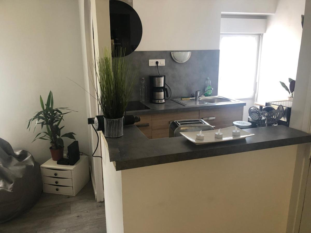 Loue Tres Bel App 75 M2 Deco Modern 150 M Port- Ville Close-Halles-Marche 15Mn 孔卡尔诺 外观 照片