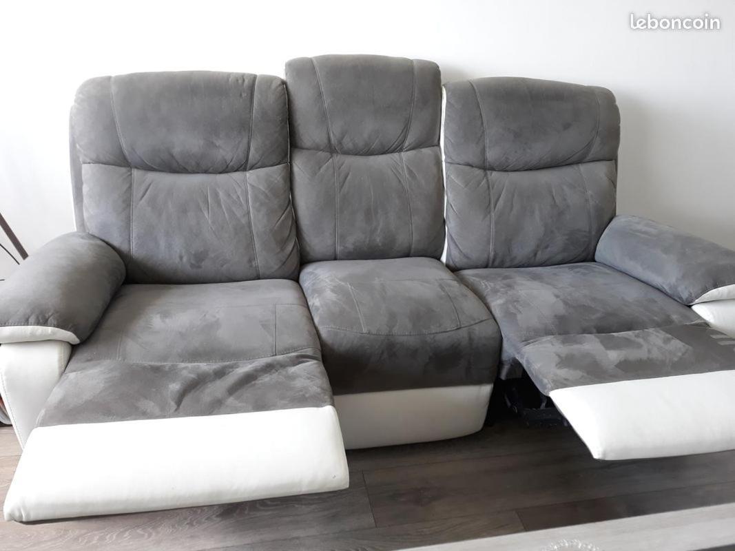 Loue Tres Bel App 75 M2 Deco Modern 150 M Port- Ville Close-Halles-Marche 15Mn 孔卡尔诺 外观 照片