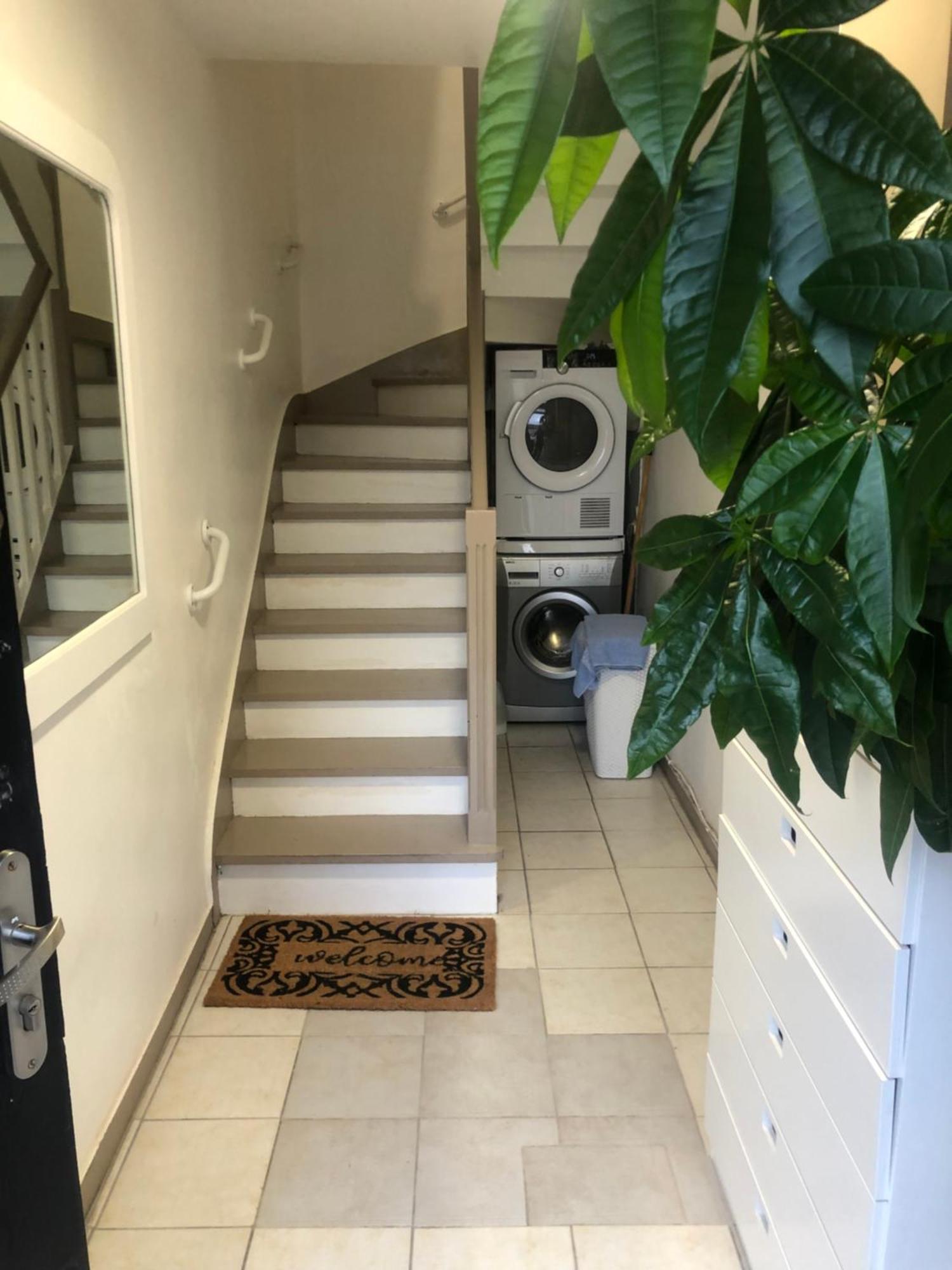Loue Tres Bel App 75 M2 Deco Modern 150 M Port- Ville Close-Halles-Marche 15Mn 孔卡尔诺 外观 照片
