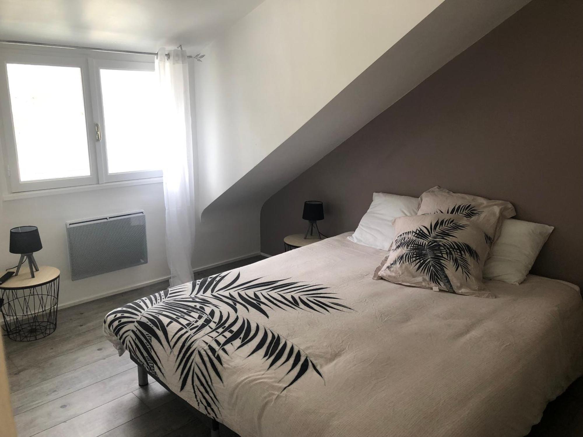 Loue Tres Bel App 75 M2 Deco Modern 150 M Port- Ville Close-Halles-Marche 15Mn 孔卡尔诺 外观 照片