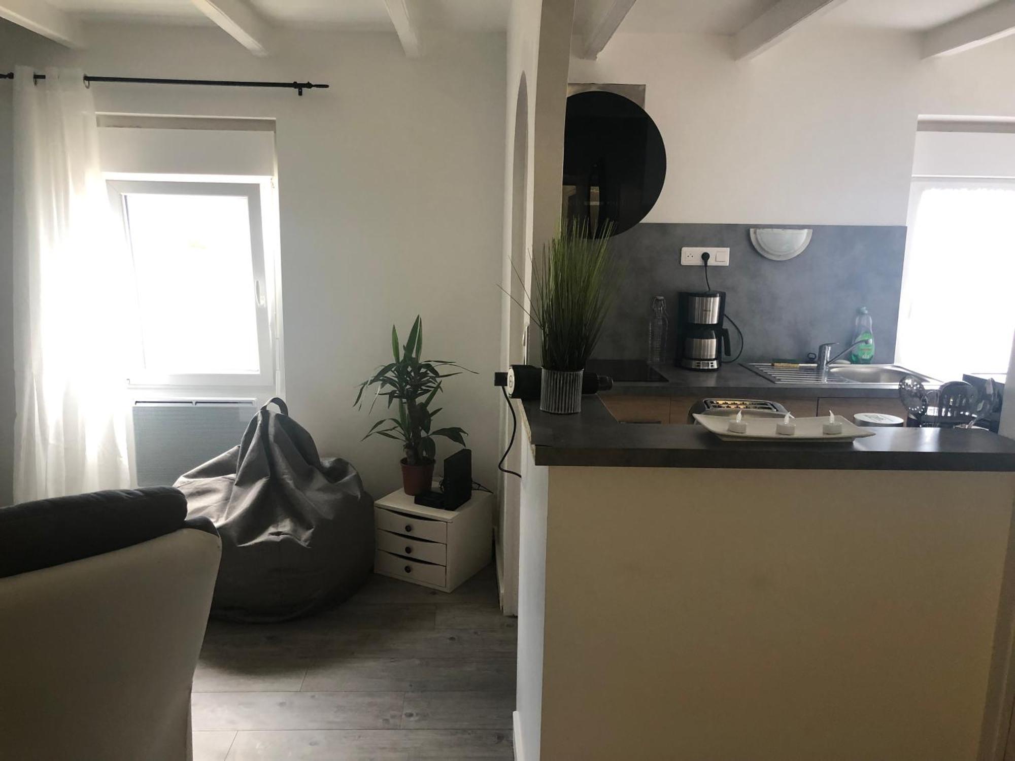 Loue Tres Bel App 75 M2 Deco Modern 150 M Port- Ville Close-Halles-Marche 15Mn 孔卡尔诺 外观 照片